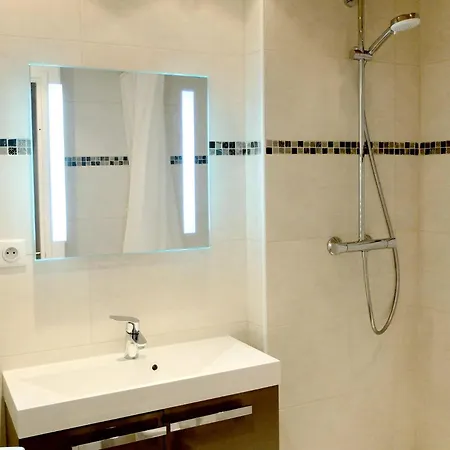 2100b - Studio Pour 5 Personnes 62 *